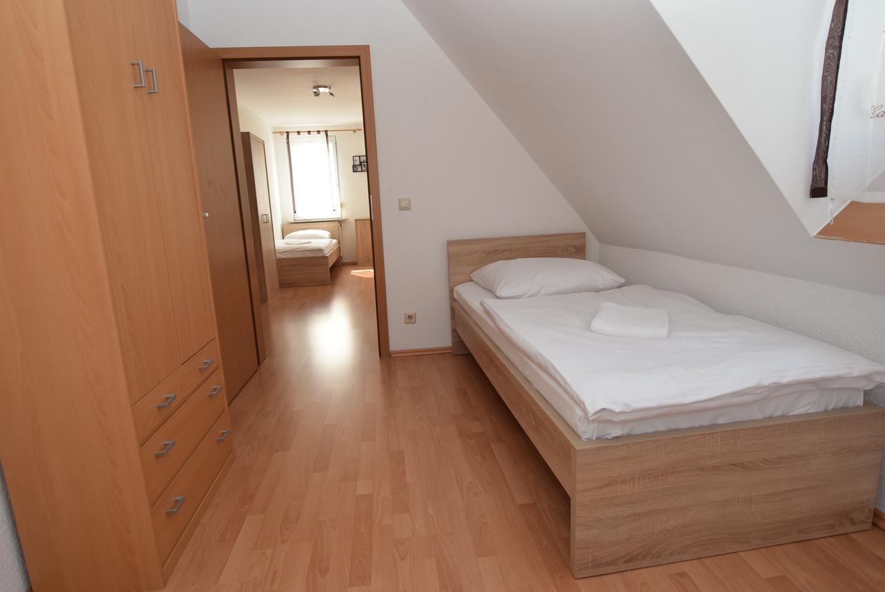 Apartment Stuttgart Suedheim Bagian luar foto